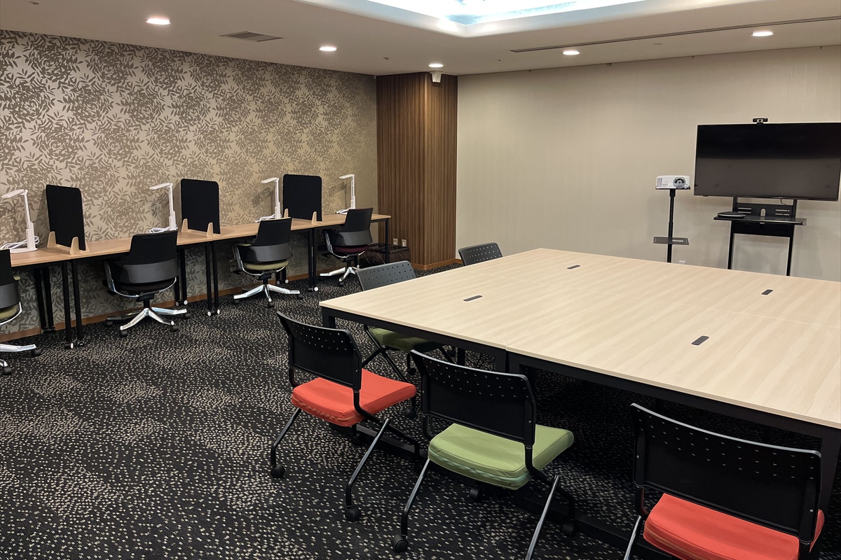 コワーキングスペース Co-working space